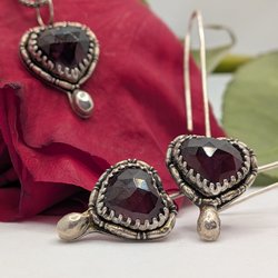 Blood Red Heart Garnet Set